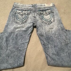 True Religion men's distressed 10" leg opening acid wash slim size 44x32